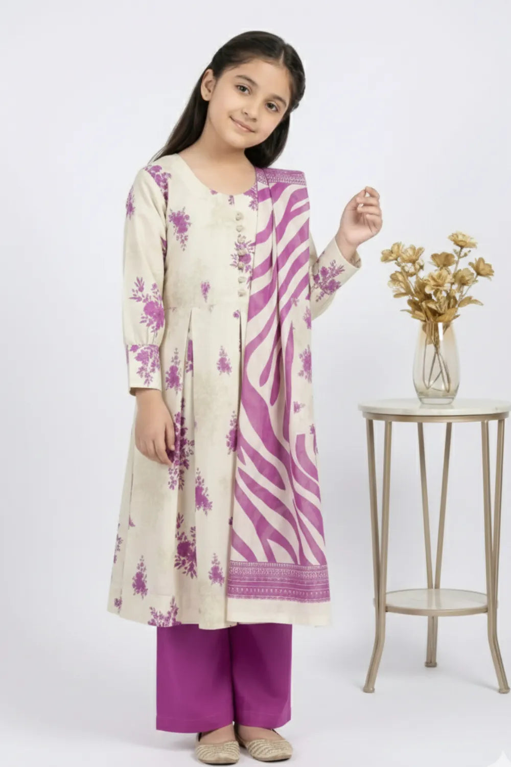Big Sale on Girls clothes, T- Shirts, Frocks and Pishwas.