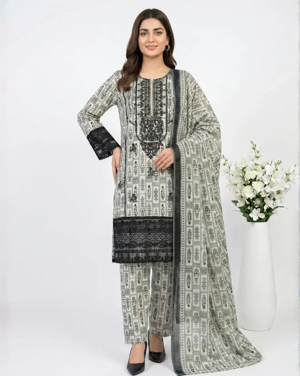 Lawn Sale on Brands Lahore