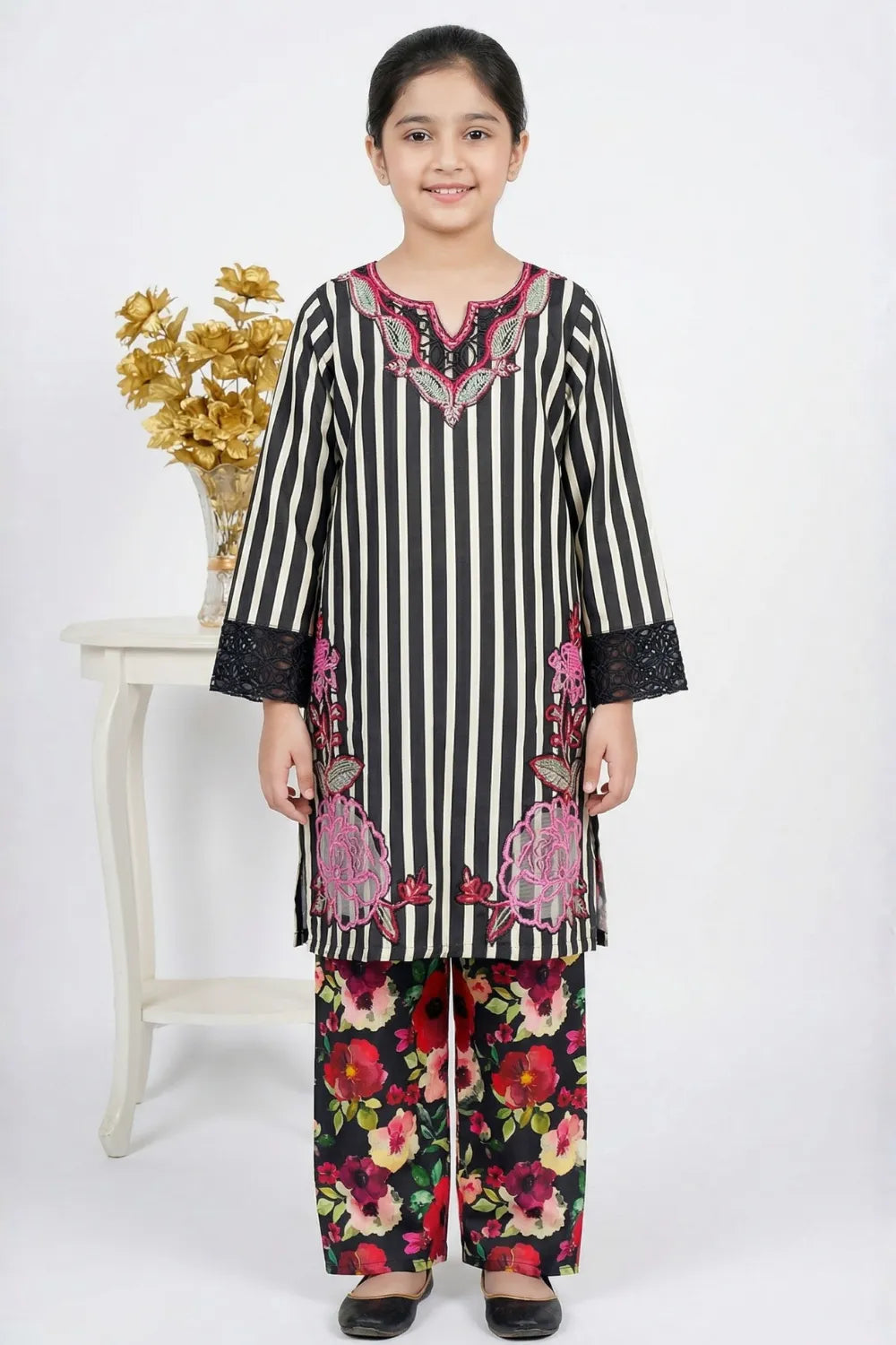 2 PIECE - EMBROIDERED CAMRIC SUIT