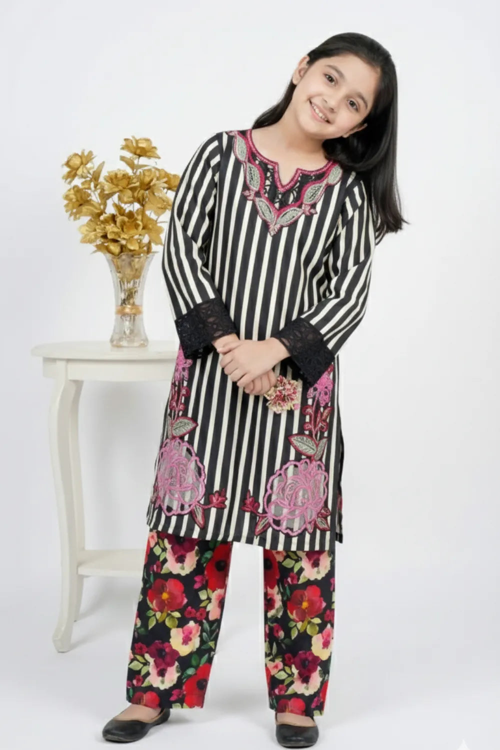 2 PIECE - EMBROIDERED CAMRIC SUIT