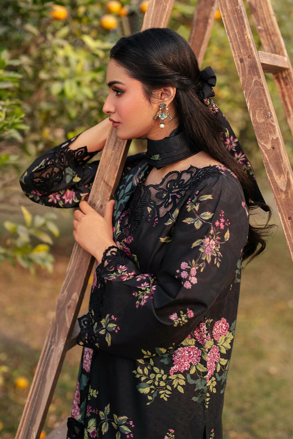 3 PIECE - EMBROIDERED FINE CAMBRIC SUIT